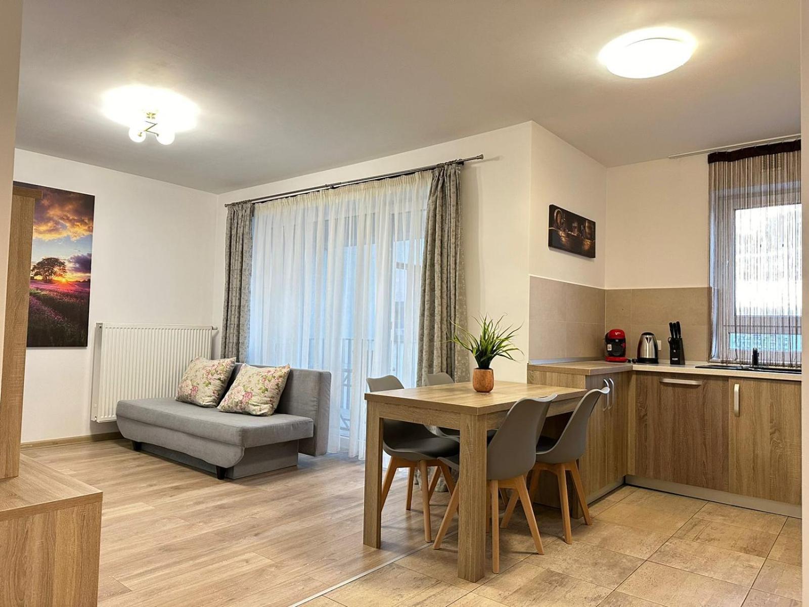 Glam Near Coresi Mall * Braşov