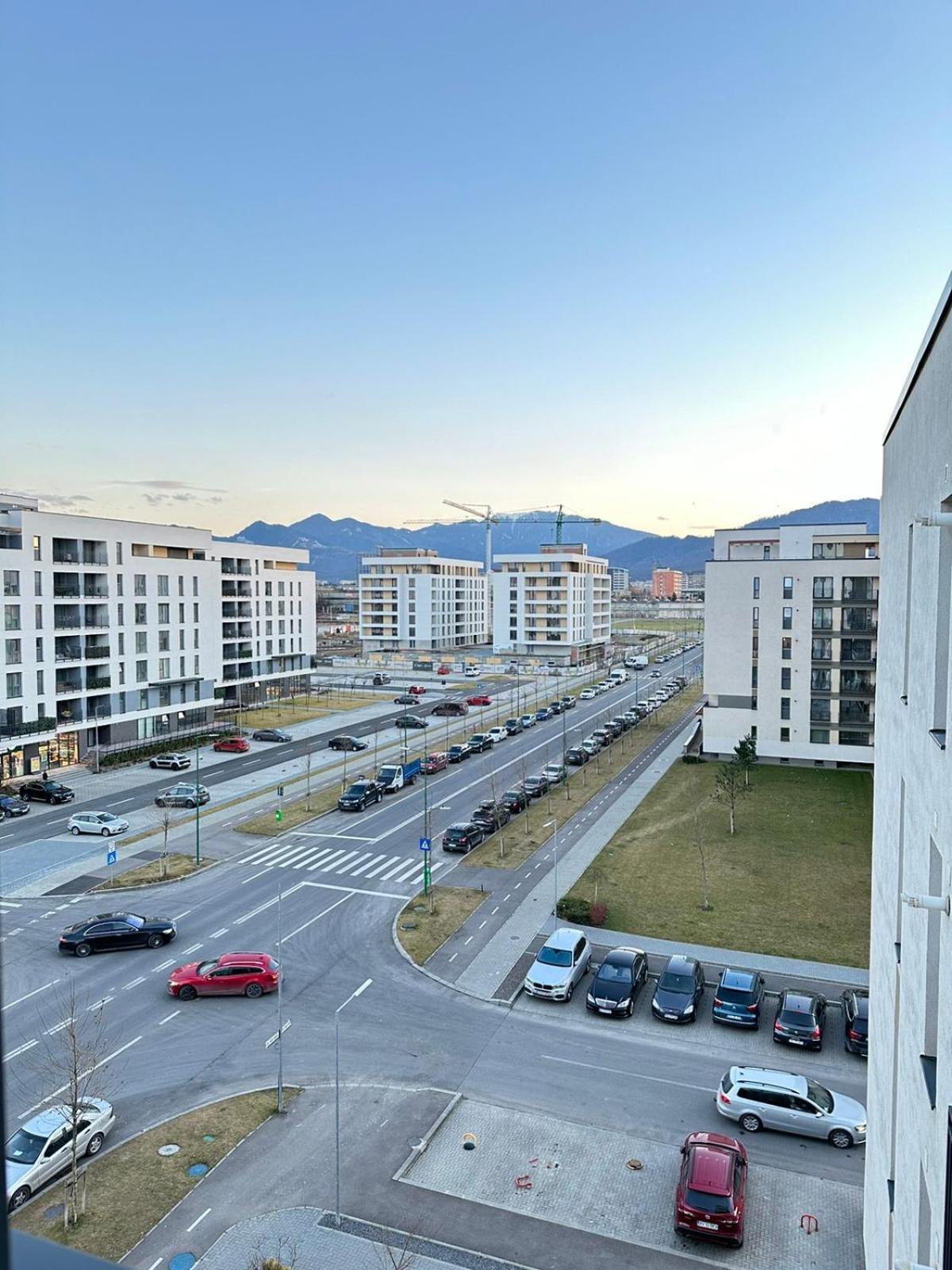 Glam Near Coresi Mall Appartamento Braşov