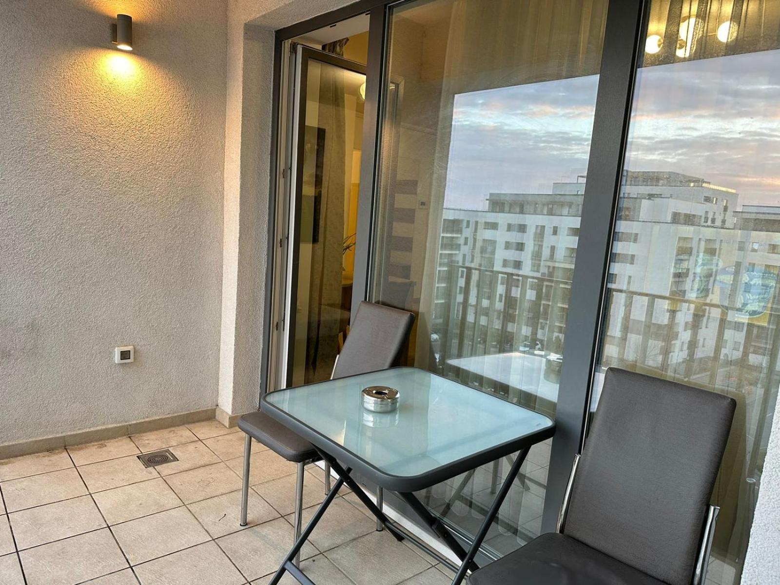 Glam Near Coresi Mall * Braşov