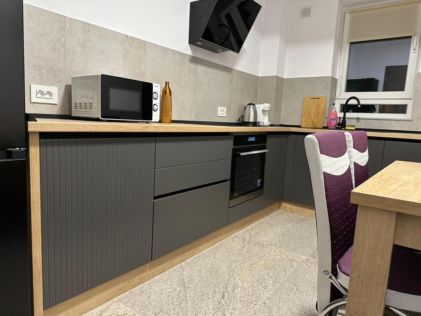 Appartamento Glam Near Coresi Mall *