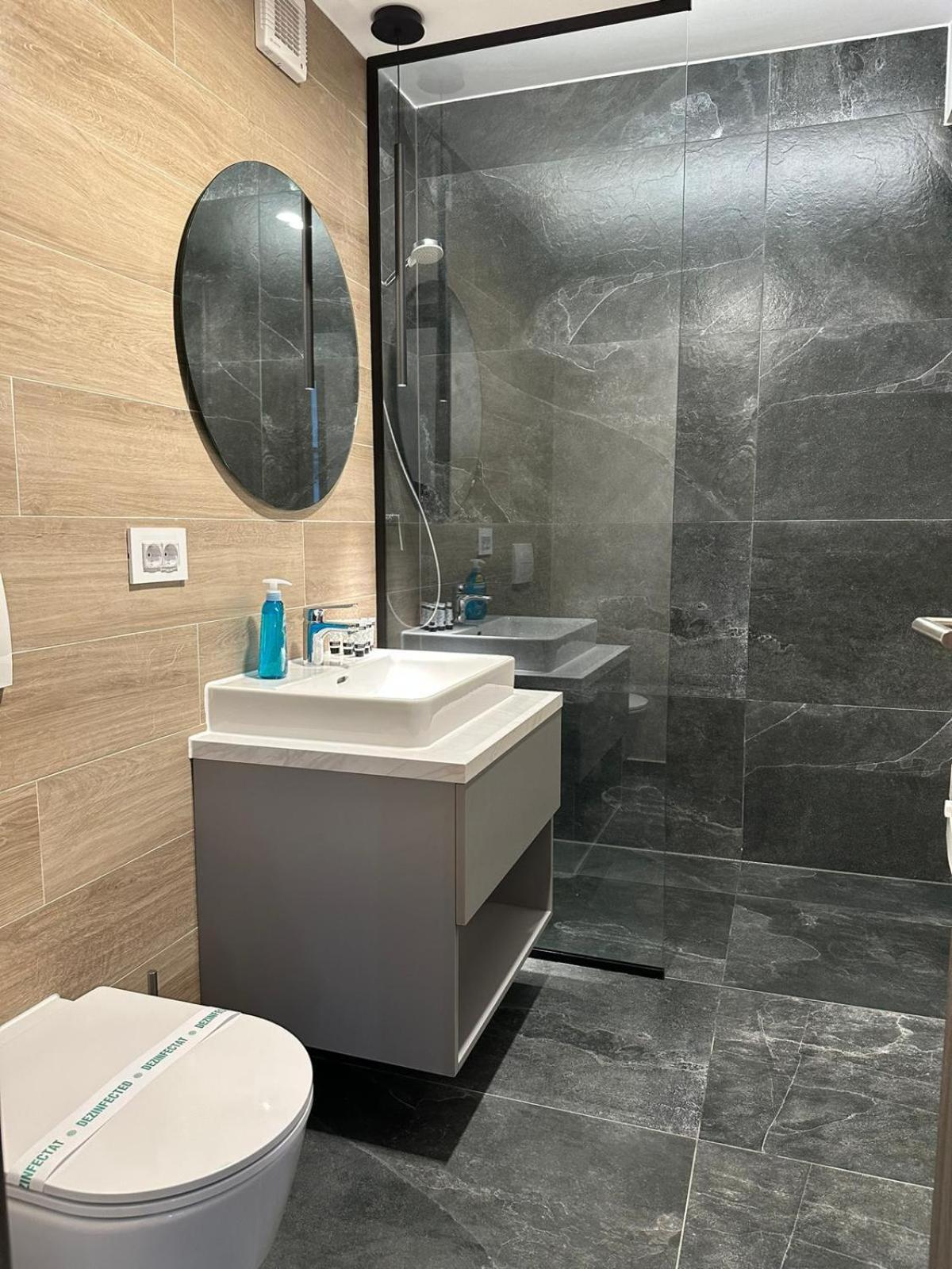 Appartamento Glam Near Coresi Mall