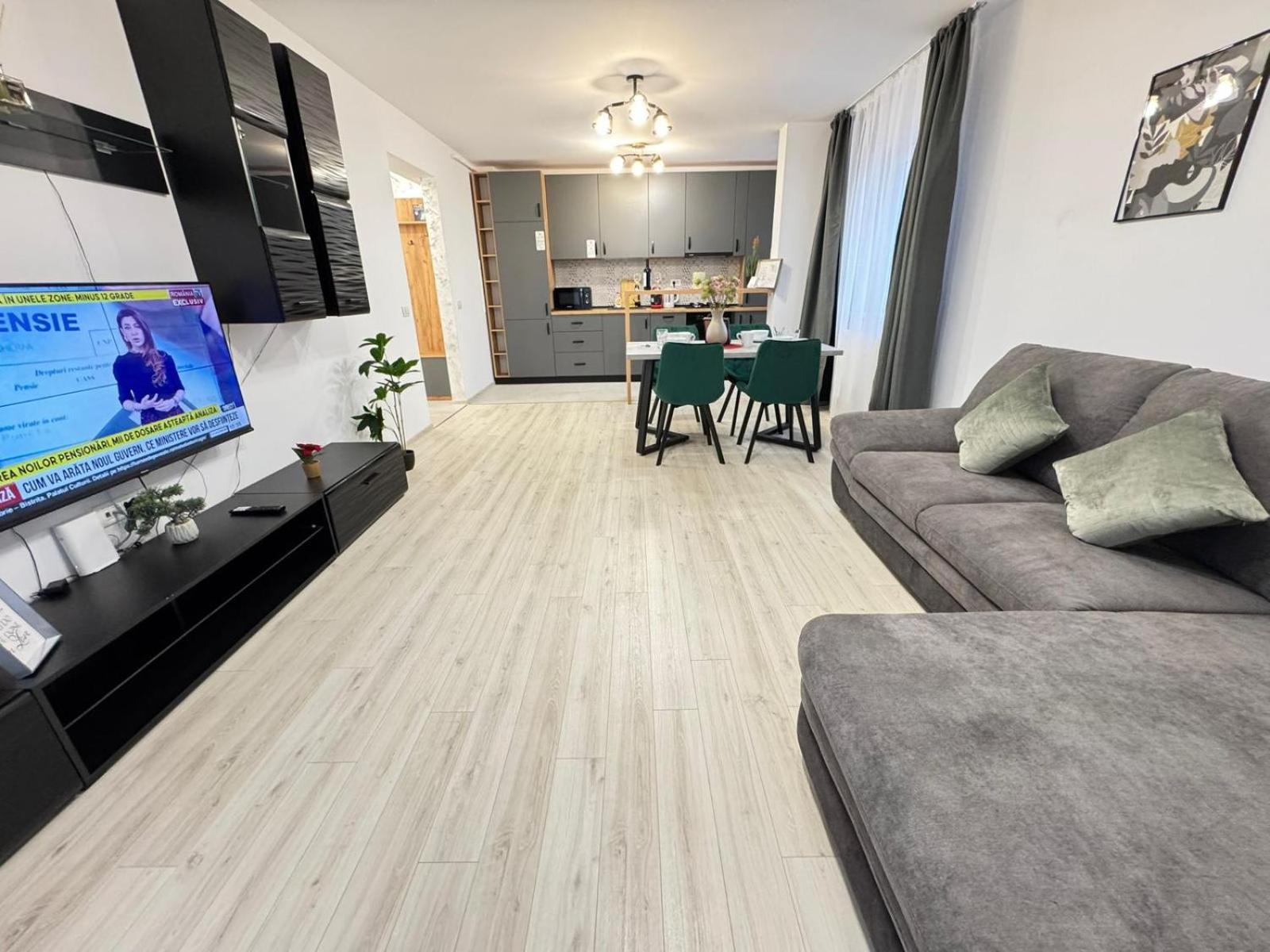 Glam Near Coresi Mall Braşov