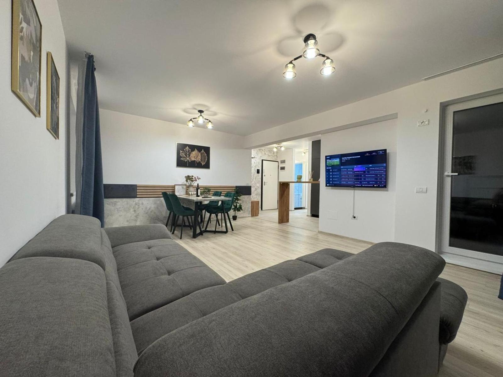 Glam Near Coresi Mall Appartamento Braşov