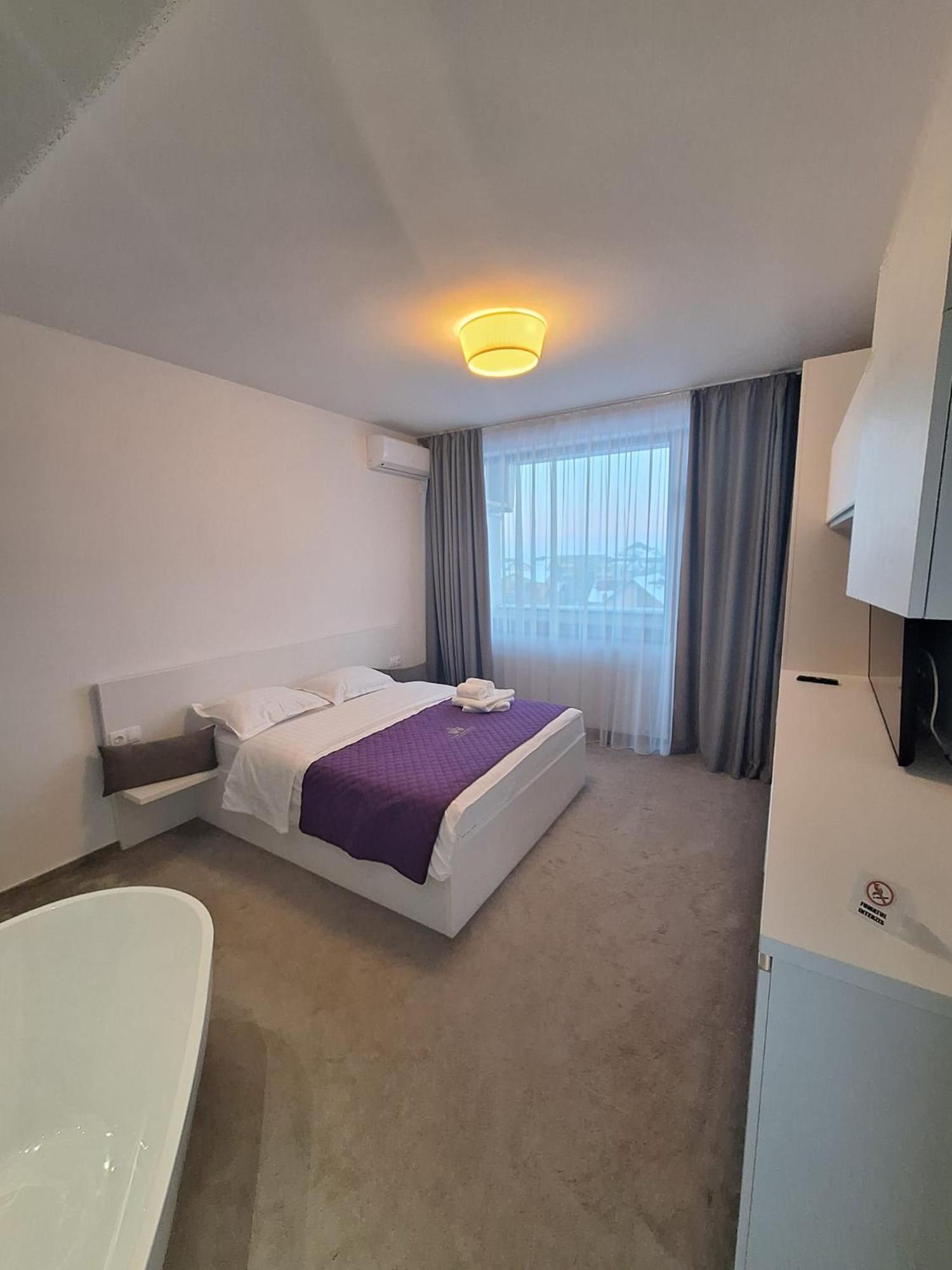 Glam Near Coresi Mall Braşov