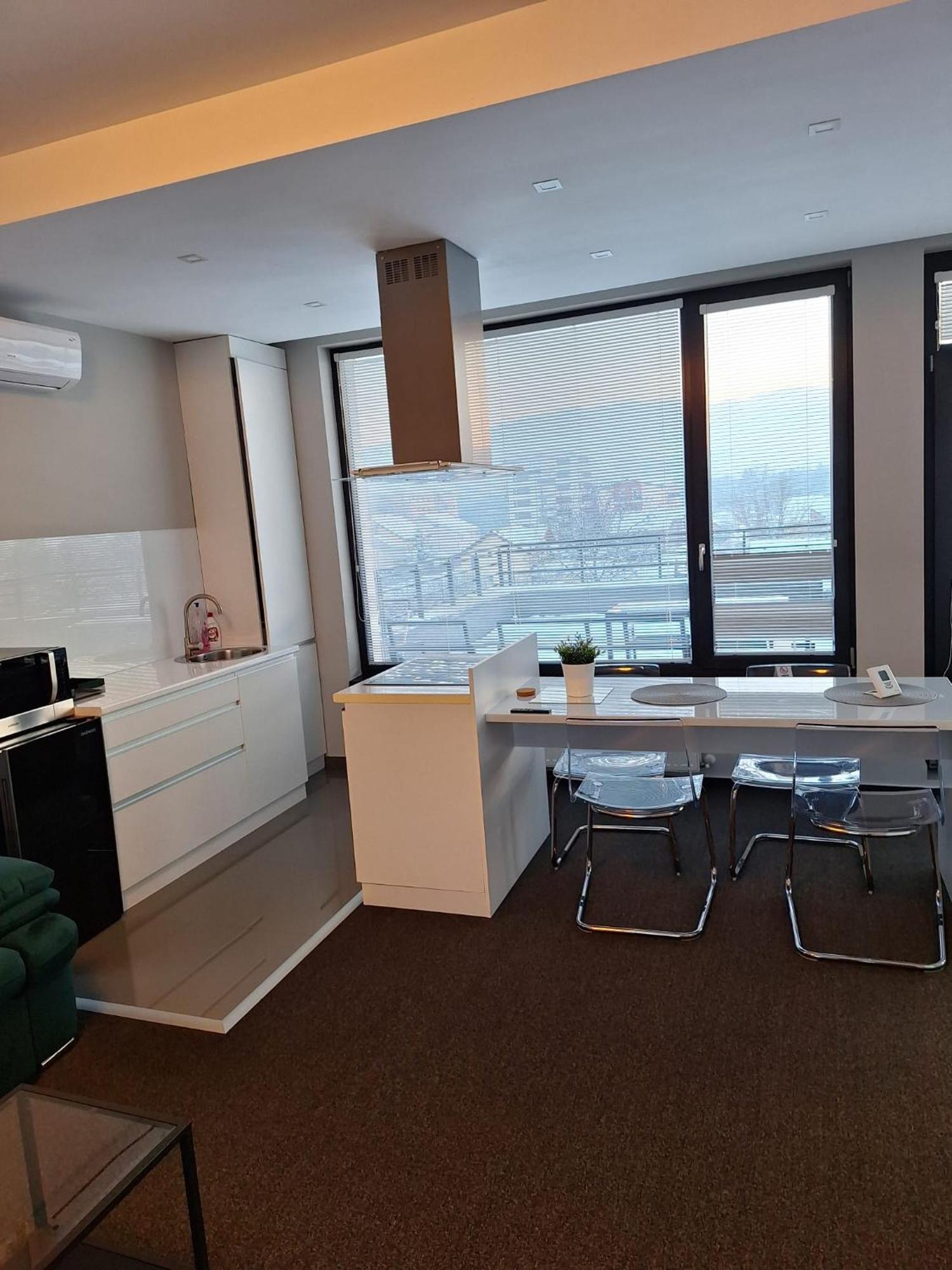 Glam Near Coresi Mall * Braşov